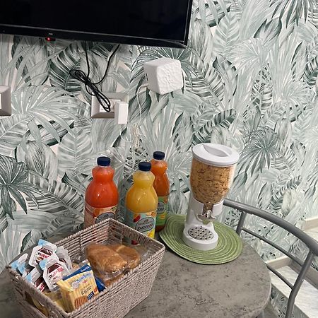 La Casa Di Raffaele Napoli Centro Panzió Kültér fotó